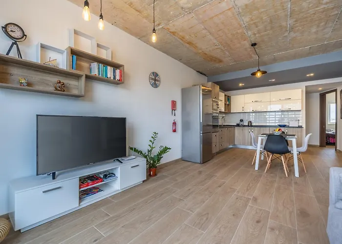 St Paul\'S Bay New Modern Penthouse 2 Minutes From Beach Seascape Stays