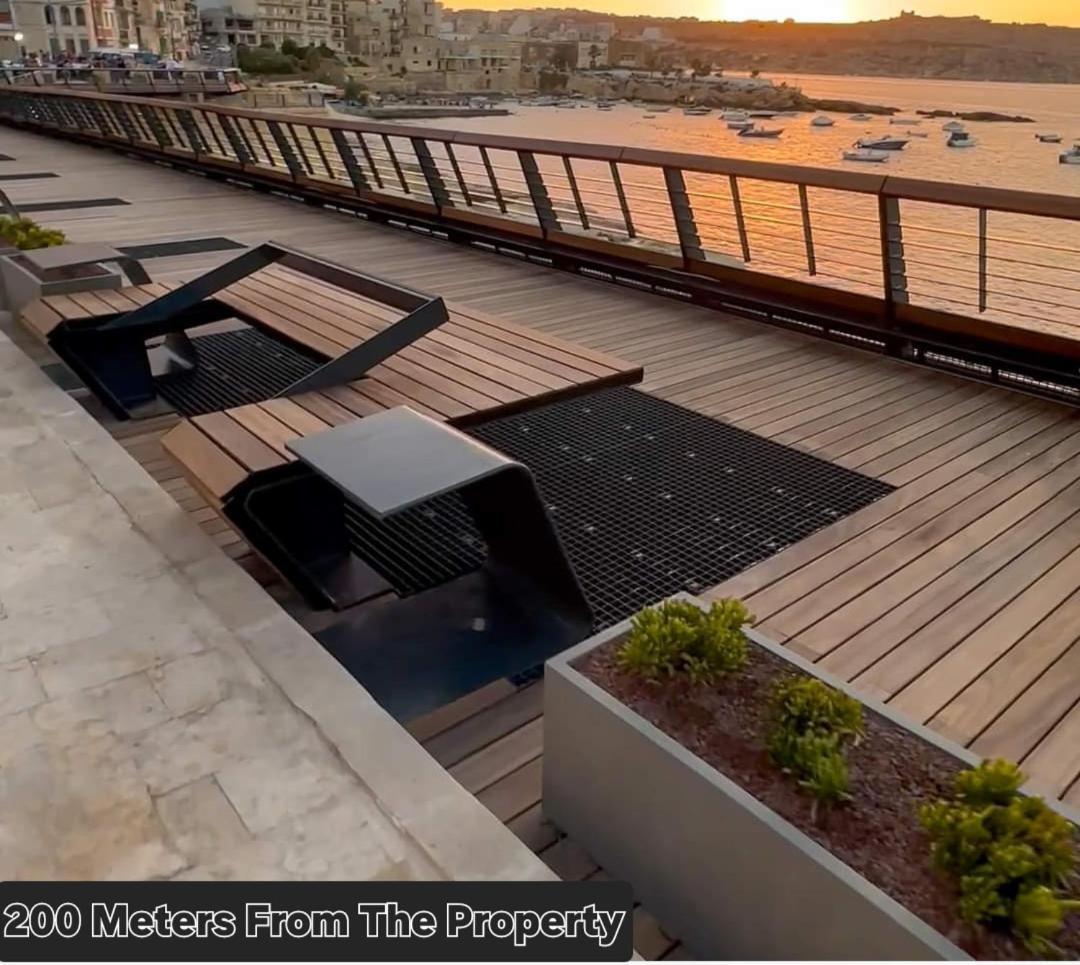 St Paul's Bay New Modern Penthouse 2 Minutes From Seascape Apartment *
